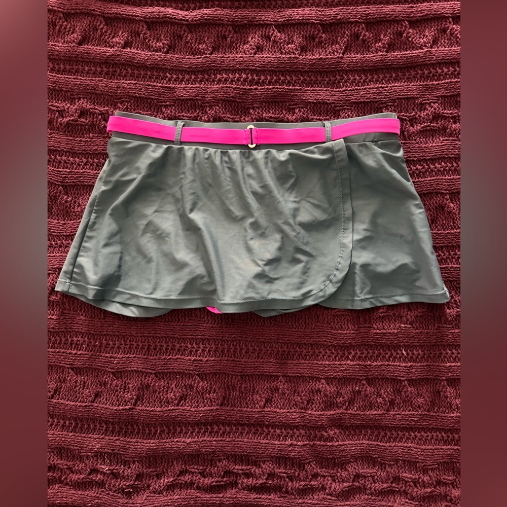 {FREE COUNTRY} Pink and Grey Belted Swim Skort